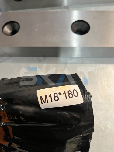 Комплект ножей Q43-1600 (600*100*45) с болтами M18*180, сталь 45NiCrMo16, твердость 51-53HRC