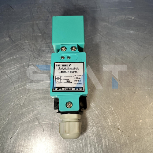 Бесконтактный переключатель J40M-D15PCJ