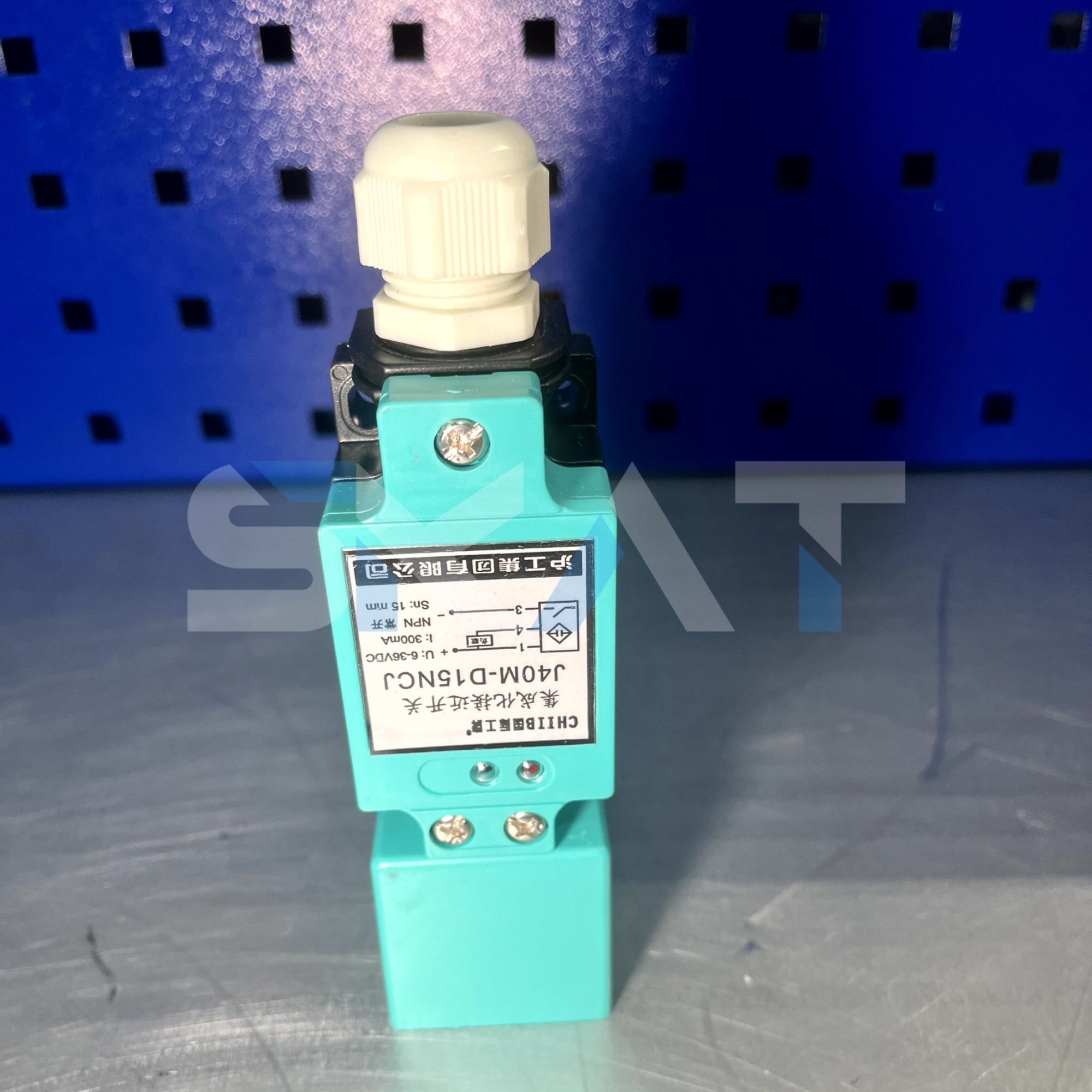 Бесконтактный переключатель J40M-D15NCJ