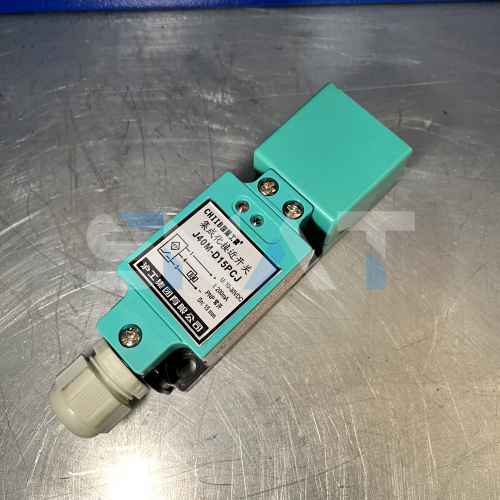 Бесконтактный переключатель J40M-D15PCJ