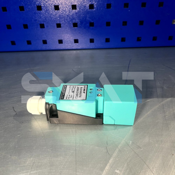 Бесконтактный переключатель J40M-D15NCJ